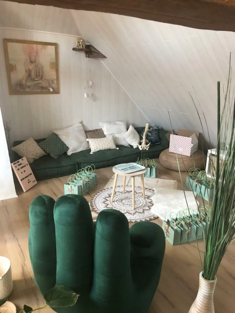 Photo du cabinet principal avec une décoration chaleureuse et confortable.